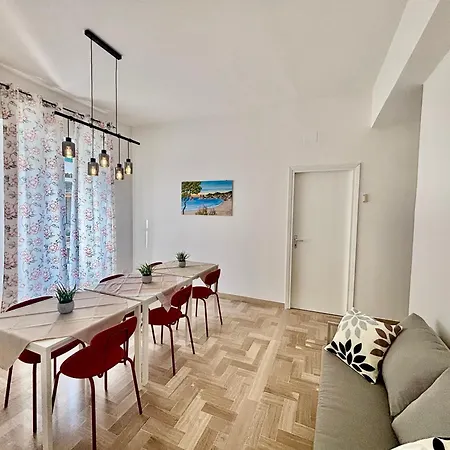 Moon House 公寓 切法卢